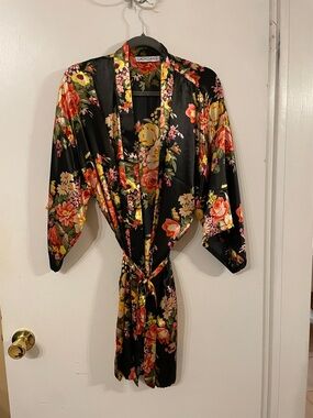 Ladygang Black Floral Satin Robe
